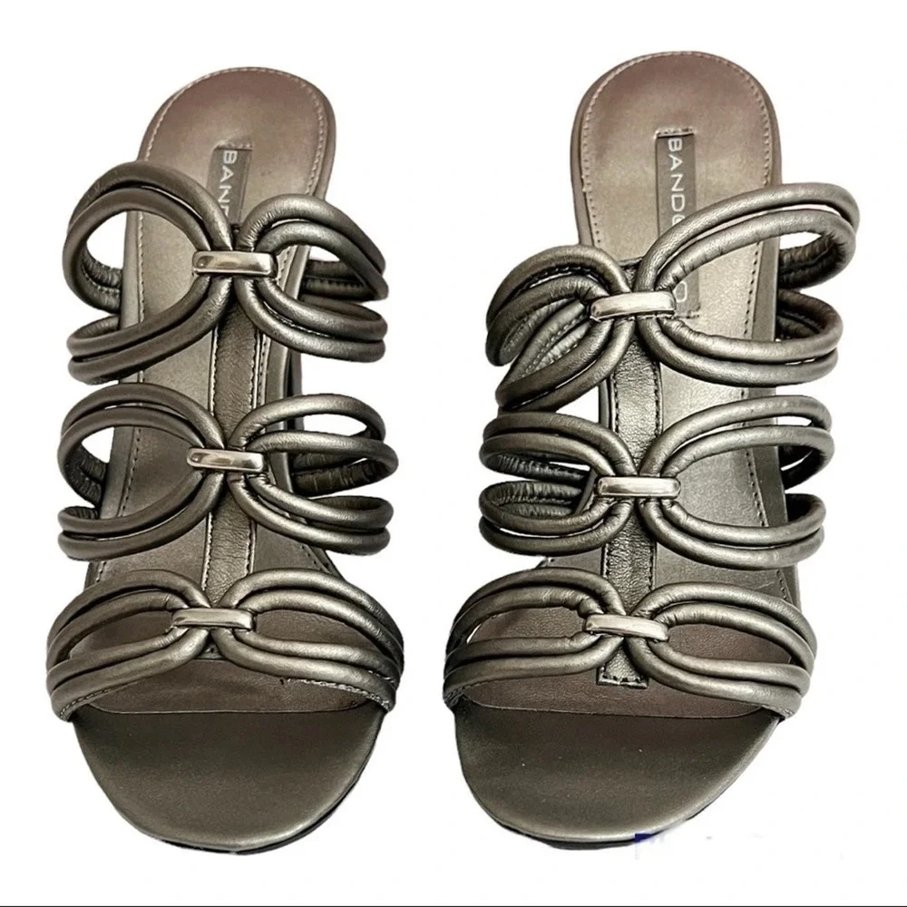 Bandolino Heels Slip On Sandals Dark Pewter Silver Accents Leather/Metal‎ Upper